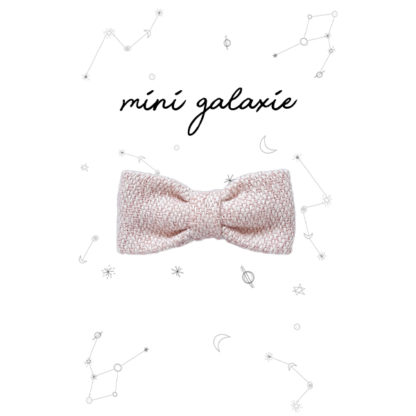 mini galaxie minigalaxie mode bebe enfant cadeau cadeau naissance barrette cheveux coiffure maman grossesse maternite anniversaire noel fete ceremonie barrette nœud liberty creatrice barrette nœud velours glitter romantique casual col amovible volante evolutif style original mariage vestiare kids France influenceuse fait main local meilleure marque francaise accessoire boheme concept eshop en ligne retro nœud papillon marque ecole coiffer chignon tresse maternelle penderie pince elastique serre tete foulard lange coton biologique chic badabloom glitter brillante cœur star or dore argent rose