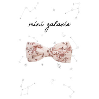 mini galaxie minigalaxie mode bebe enfant cadeau cadeau naissance barrette cheveux coiffure maman grossesse maternite anniversaire noel fete ceremonie barrette nœud liberty creatrice barrette nœud velours glitter romantique casual col amovible volante evolutif style original mariage vestiare kids France influenceuse fait main local meilleure marque francaise accessoire boheme concept eshop en ligne retro nœud papillon marque ecole coiffer chignon tresse maternelle penderie pince elastique serre tete foulard lange coton biologique chic badabloom glitter brillante cœur star or dore argent rose