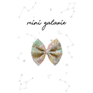 mini galaxie minigalaxie mode bebe enfant cadeau cadeau naissance barrette cheveux coiffure maman grossesse maternite anniversaire noel fete ceremonie barrette nœud liberty creatrice barrette nœud velours glitter romantique casual col amovible volante evolutif style original mariage vestiare kids France influenceuse fait main local meilleure marque francaise accessoire boheme concept eshop en ligne retro nœud papillon marque ecole coiffer chignon tresse maternelle penderie pince elastique serre tete foulard lange coton biologique chic badabloom