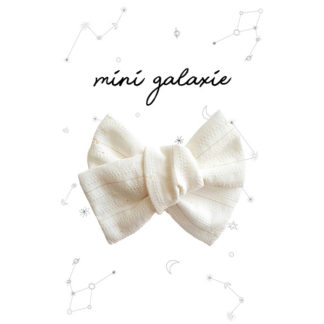 mini galaxie minigalaxie mode bebe enfant cadeau cadeau naissance barrette cheveux coiffure maman grossesse maternite anniversaire noel fete ceremonie barrette nœud liberty creatrice barrette nœud velours glitter romantique casual col amovible volante evolutif style original mariage vestiare kids France influenceuse fait main local meilleure marque francaise accessoire boheme concept eshop en ligne retro nœud papillon marque ecole coiffer chignon tresse maternelle penderie pince elastique serre tete foulard lange coton biologique chic badabloom glitter brillante cœur star or dore argent rose les nœuds de maman cadeau fille cadeau fete anniversaire ceremonie mariage pince anti glisse cadeau naissance bracelet perles fluorescent personnalise femme original obi obi les noeuds de maman luciole et petit pois